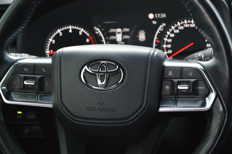 Продам Toyota Land Cruiser 300 2021 года в Одессе