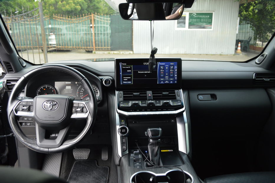 Продам Toyota Land Cruiser 300 2021 года в Одессе