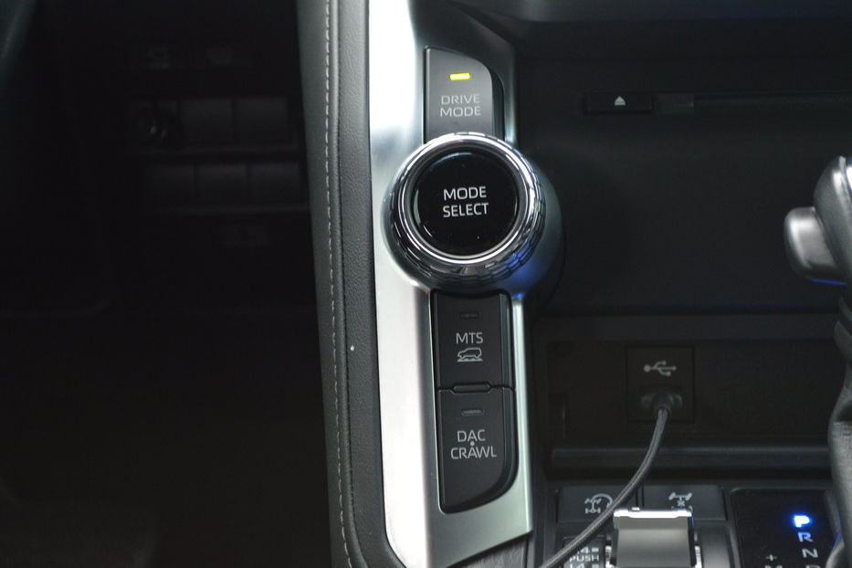 Продам Toyota Land Cruiser 300 2021 года в Одессе
