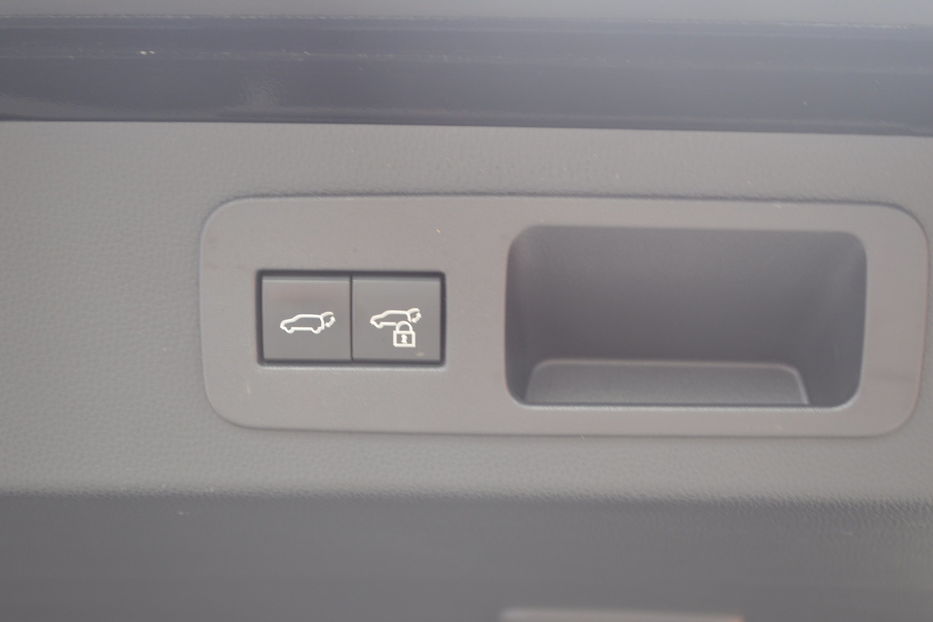 Продам Toyota Land Cruiser 300 2021 года в Одессе