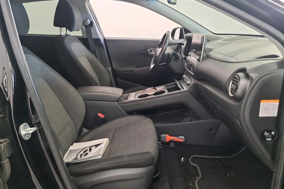 Продам Hyundai Kona 64квт авто в дорозі 2020 года в Львове
