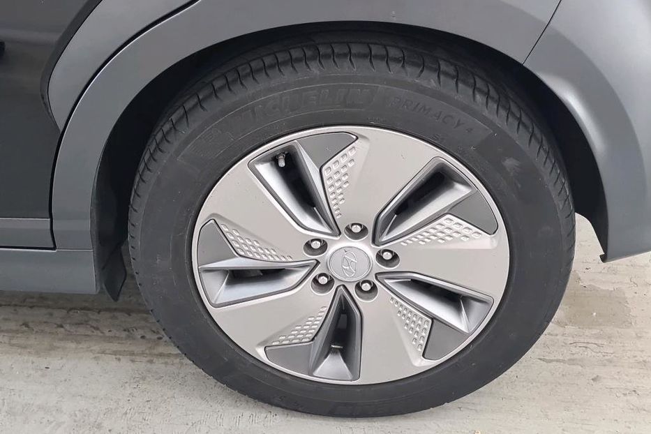 Продам Hyundai Kona 64квт авто в дорозі 2020 года в Львове