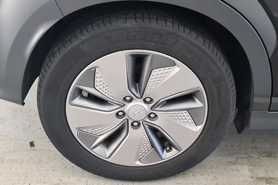 Продам Hyundai Kona 64квт авто в дорозі 2020 года в Львове