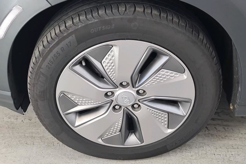 Продам Hyundai Kona 64квт авто в дорозі 2020 года в Львове