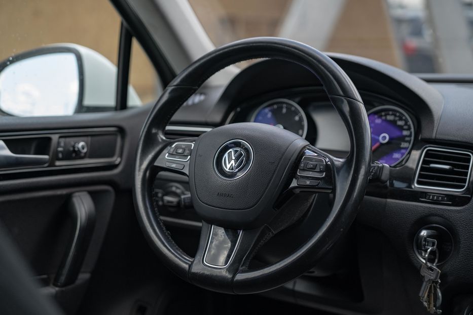 Продам Volkswagen Touareg 2014 года в Черновцах