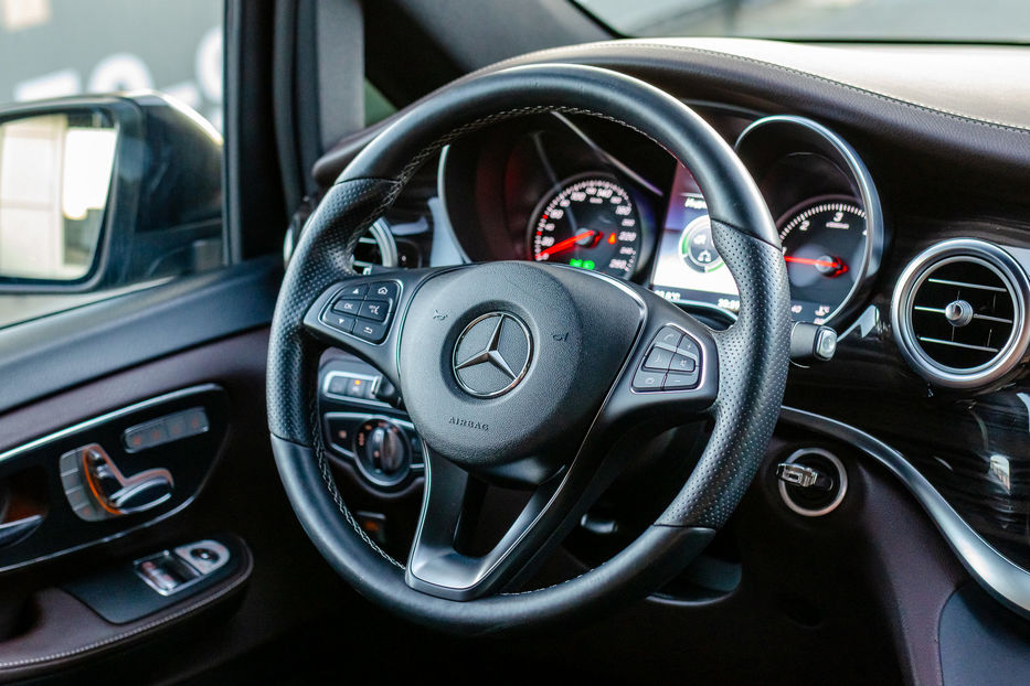 Продам Mercedes-Benz V-Class 250d 4Matic Long 2017 года в Киеве