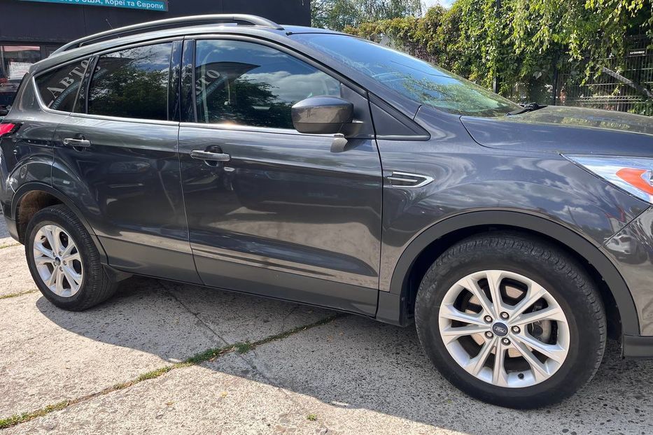 Продам Ford Escape 2018 года в Черновцах