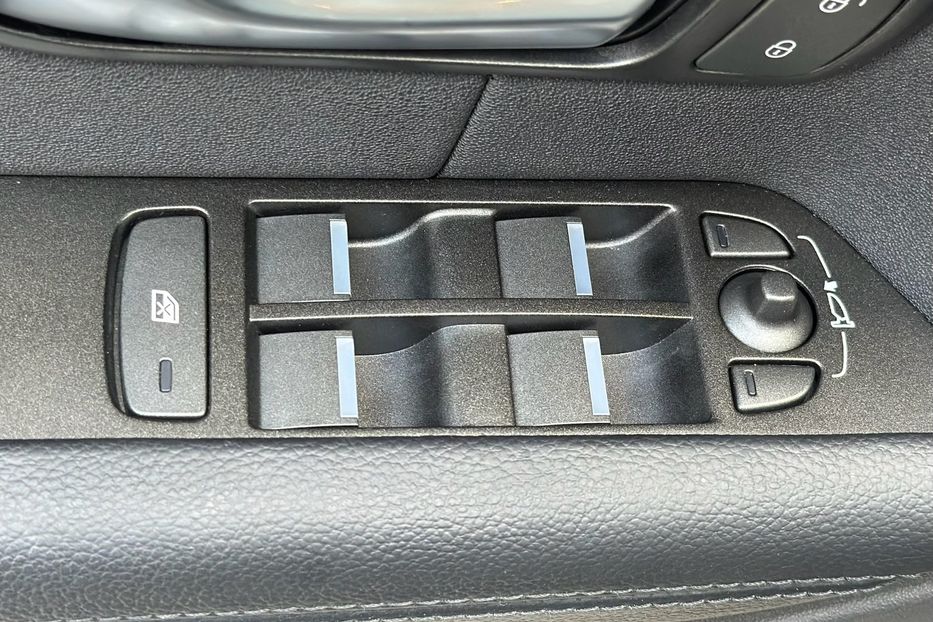 Продам Land Rover Range Rover Evoque 2017 года в Киеве