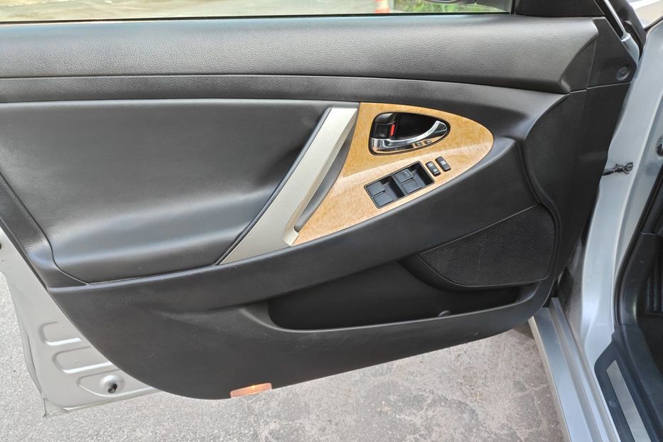Продам Toyota Camry 2007 года в Киеве