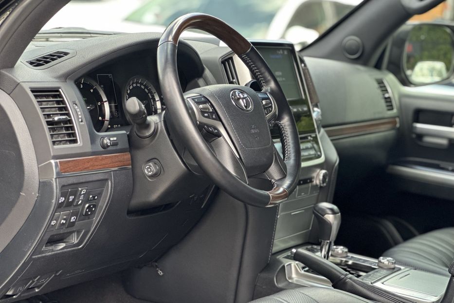 Продам Toyota Land Cruiser 200 Executive Lounge 2020 года в Киеве