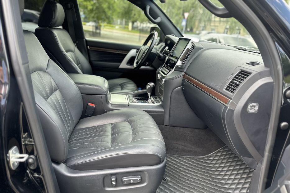 Продам Toyota Land Cruiser 200 Executive Lounge 2020 года в Киеве