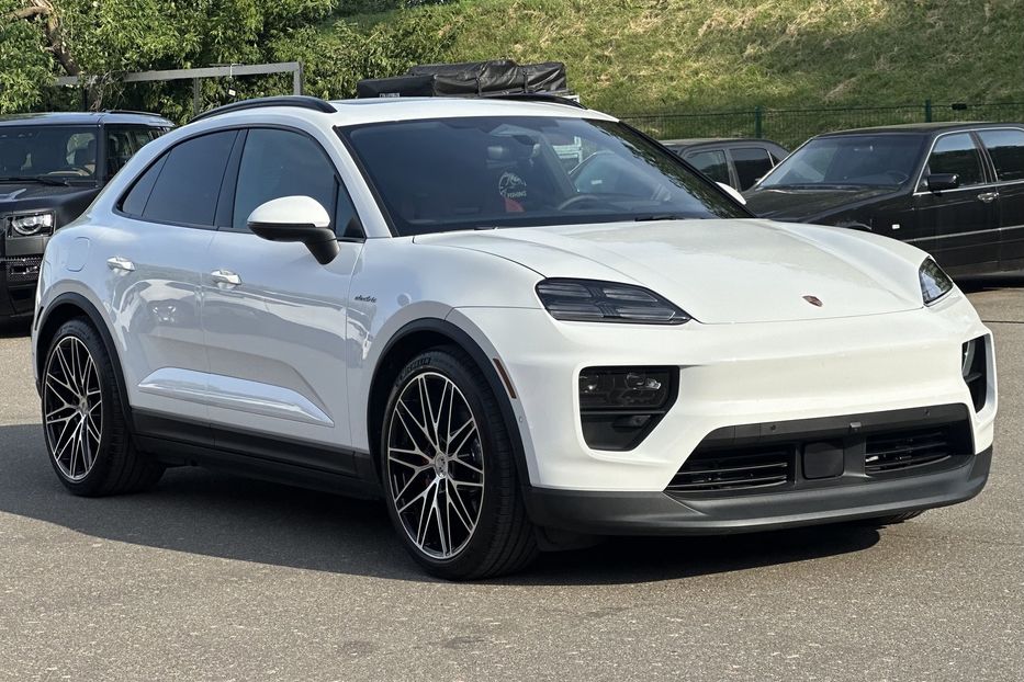 Продам Porsche Macan 4S Electric 2025 года в Киеве