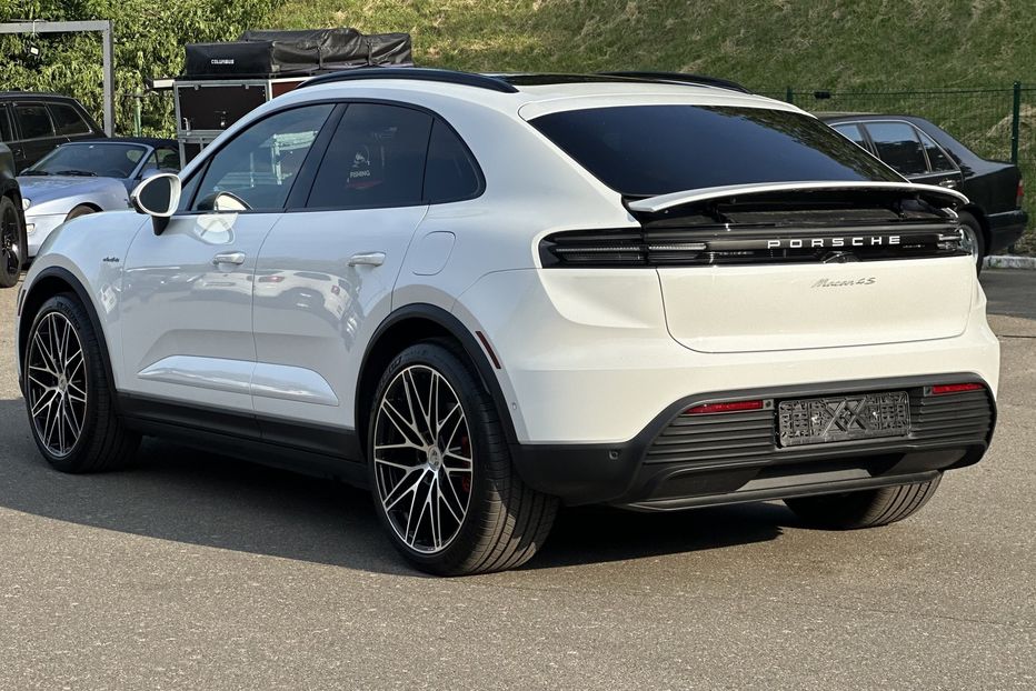 Продам Porsche Macan 4S Electric 2025 года в Киеве