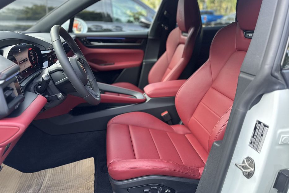 Продам Porsche Macan 4S Electric 2025 года в Киеве