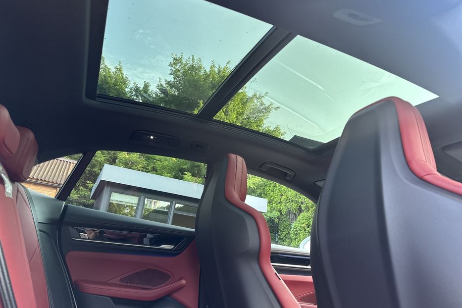 Продам Porsche Macan 4S Electric 2025 года в Киеве