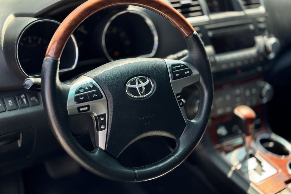 Продам Toyota Highlander (OFFSITE) 2011 года в г. Умань, Черкасская область