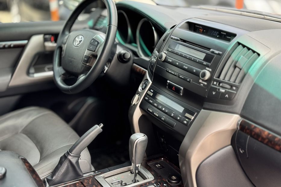 Продам Toyota Land Cruiser 200 ОФІЦІАЛ (KOMIS) 2011 года в г. Умань, Черкасская область