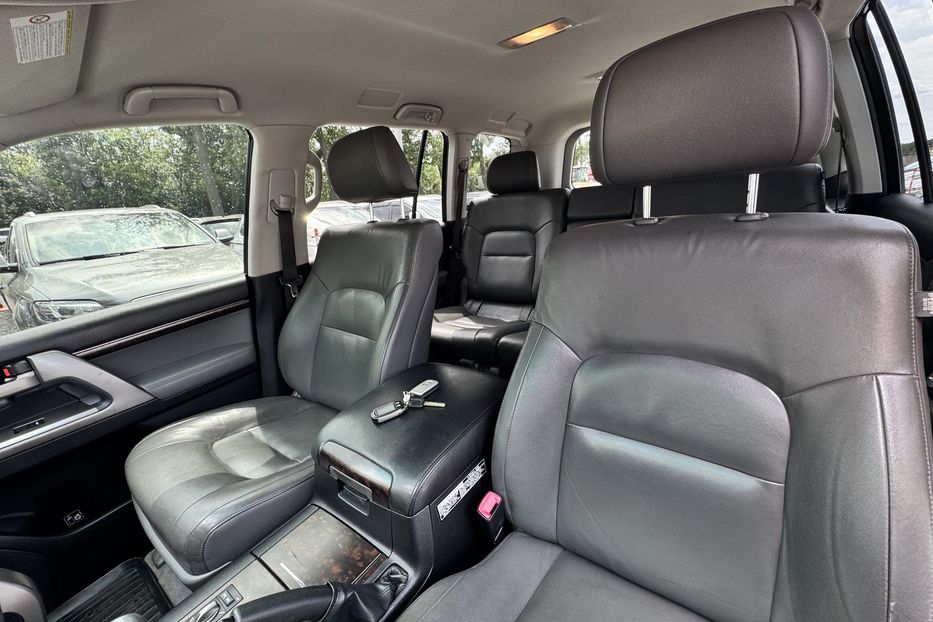 Продам Toyota Land Cruiser 200 ОФІЦІАЛ (KOMIS) 2011 года в г. Умань, Черкасская область