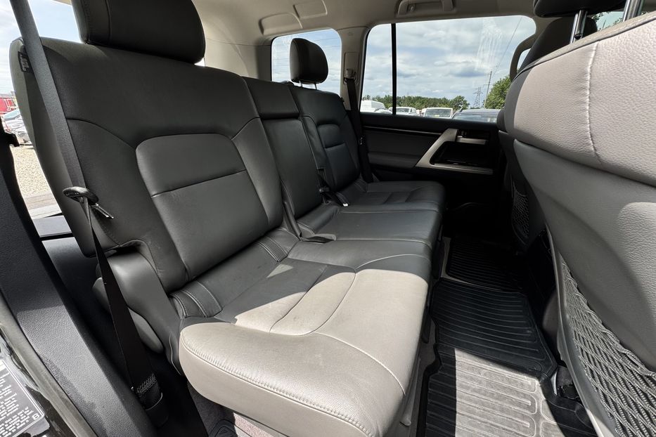 Продам Toyota Land Cruiser 200 ОФІЦІАЛ (KOMIS) 2011 года в г. Умань, Черкасская область