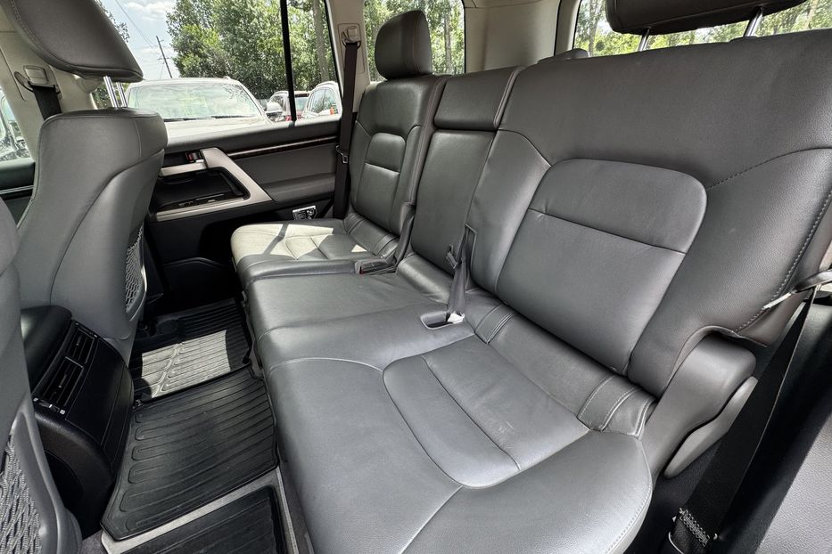 Продам Toyota Land Cruiser 200 ОФІЦІАЛ (KOMIS) 2011 года в г. Умань, Черкасская область