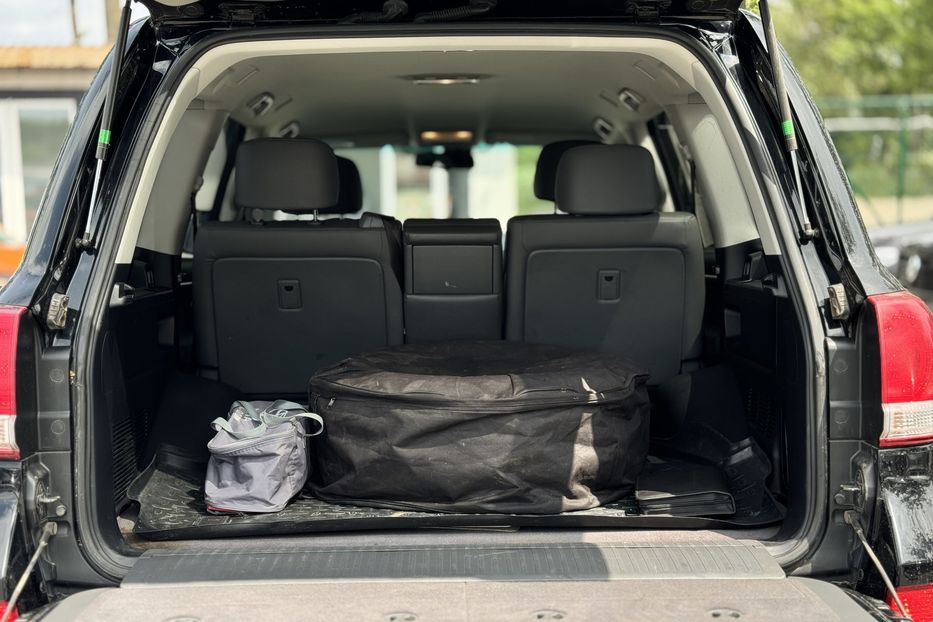 Продам Toyota Land Cruiser 200 ОФІЦІАЛ (KOMIS) 2011 года в г. Умань, Черкасская область