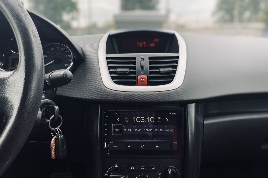 Продам Peugeot 207 2008 года в Киеве