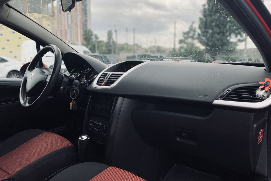 Продам Peugeot 207 2008 года в Киеве