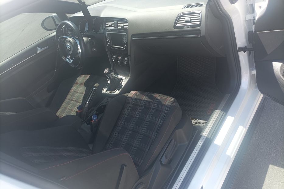 Продам Volkswagen Golf GTI 2016 года в Одессе