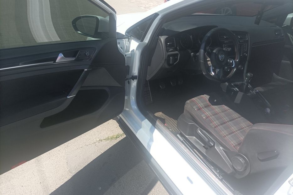 Продам Volkswagen Golf GTI 2016 года в Одессе