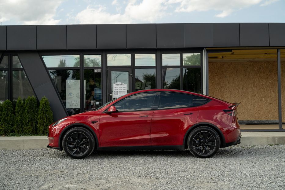 Продам Tesla Model Y Long Range Dual Motor 2020 года в Черновцах