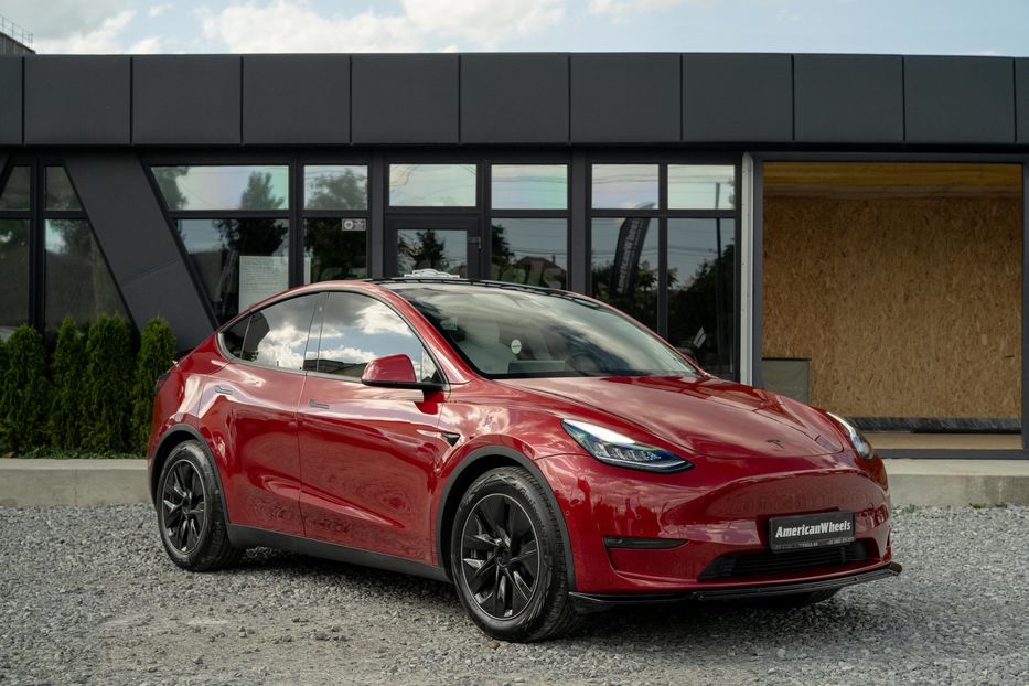 Продам Tesla Model Y Long Range Dual Motor 2020 года в Черновцах
