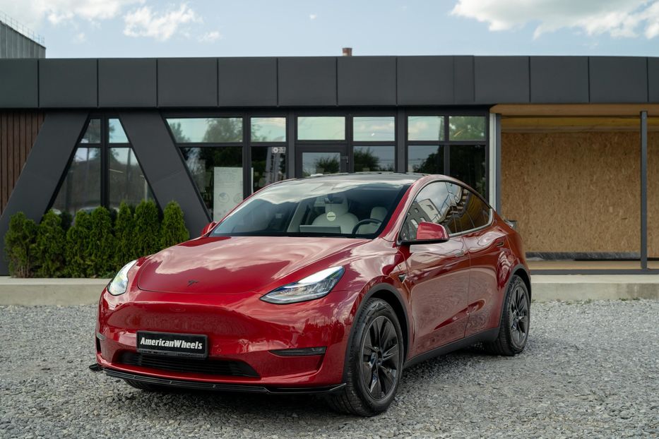 Продам Tesla Model Y Long Range Dual Motor 2020 года в Черновцах
