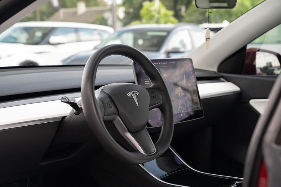 Продам Tesla Model Y Long Range Dual Motor 2020 года в Черновцах