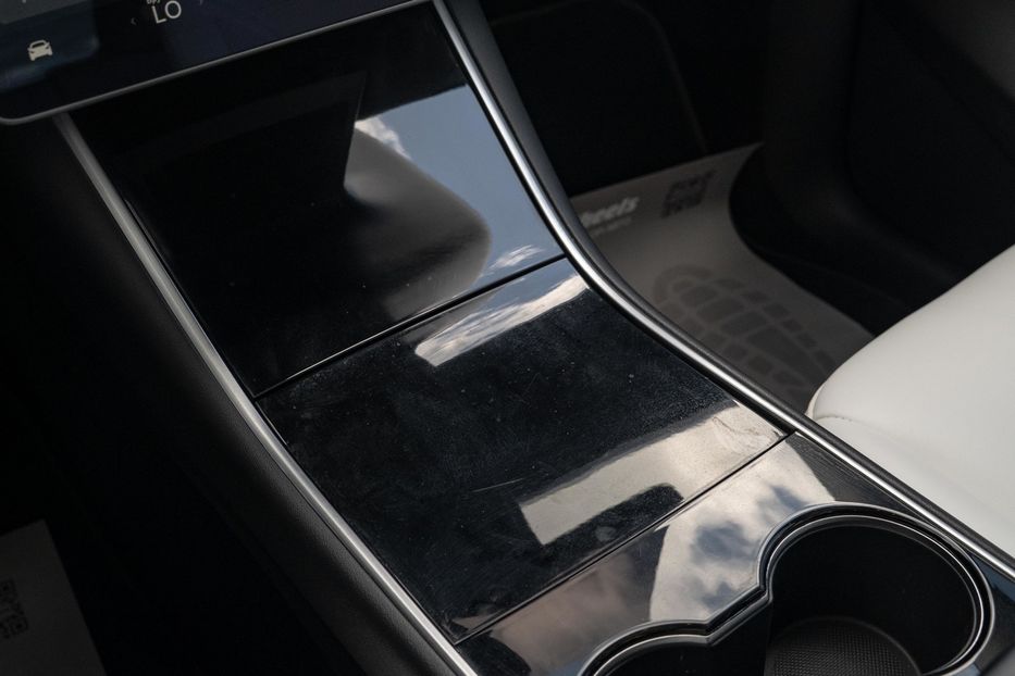 Продам Tesla Model Y Long Range Dual Motor 2020 года в Черновцах