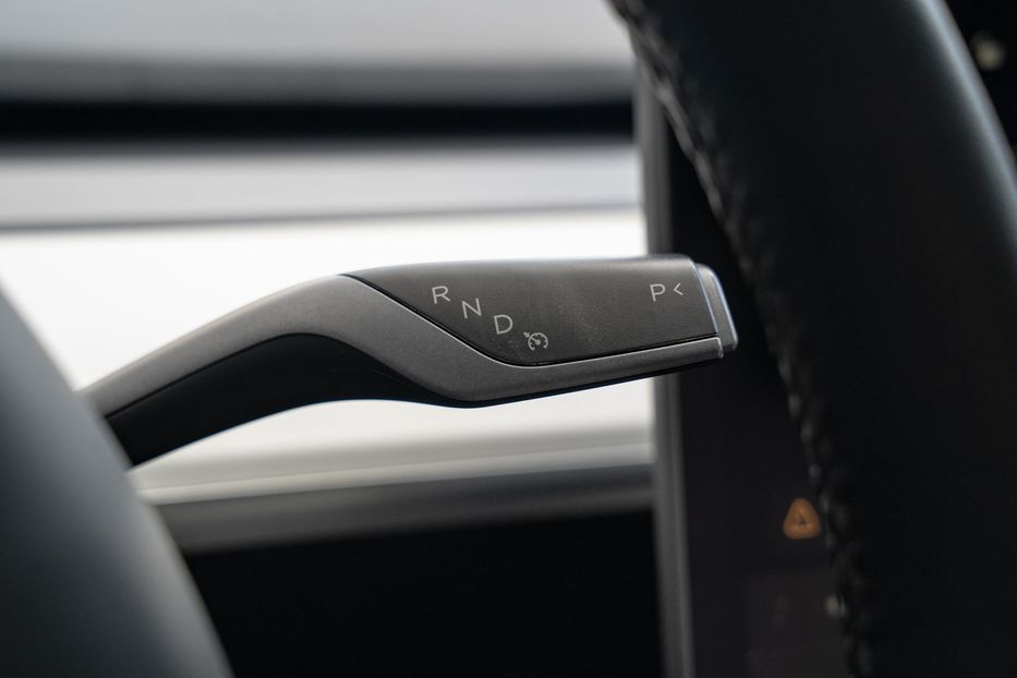 Продам Tesla Model Y Long Range Dual Motor 2020 года в Черновцах