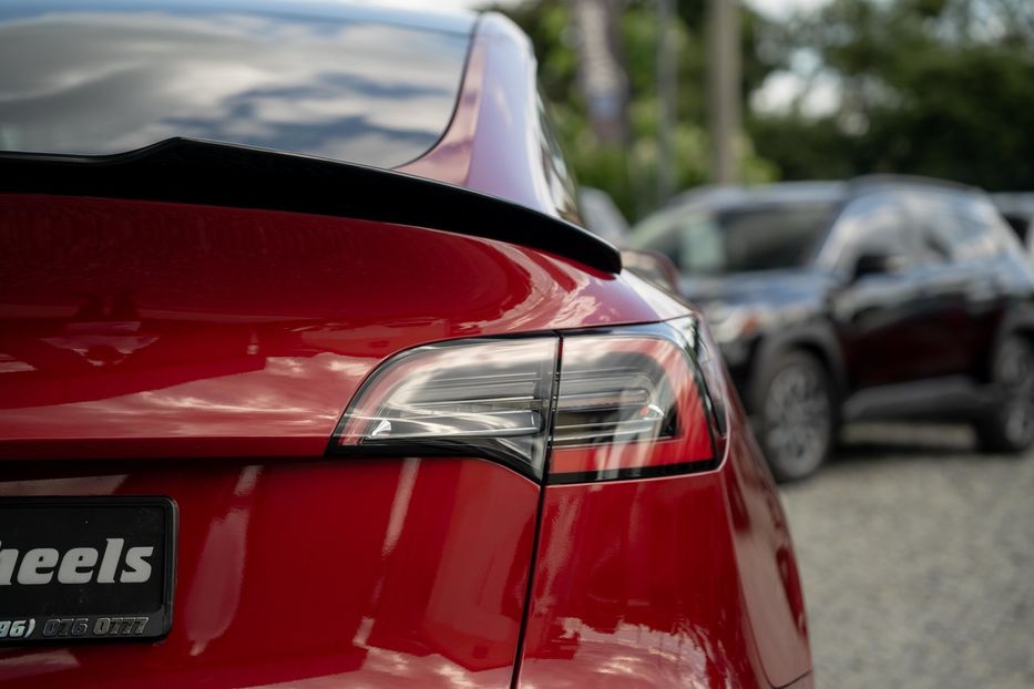 Продам Tesla Model Y Long Range Dual Motor 2020 года в Черновцах