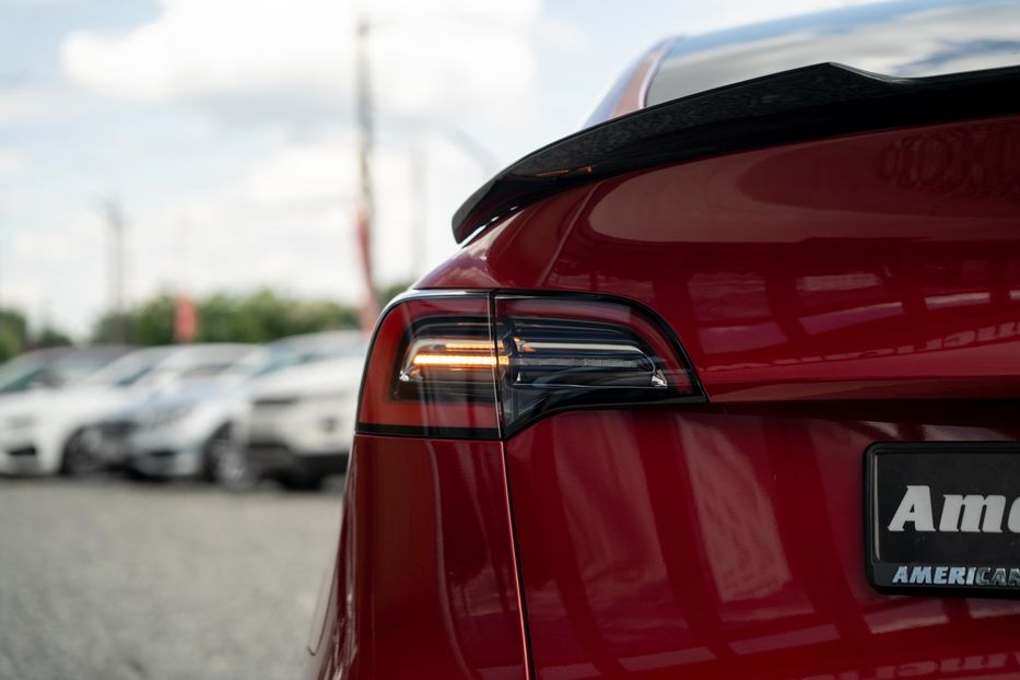 Продам Tesla Model Y Long Range Dual Motor 2020 года в Черновцах