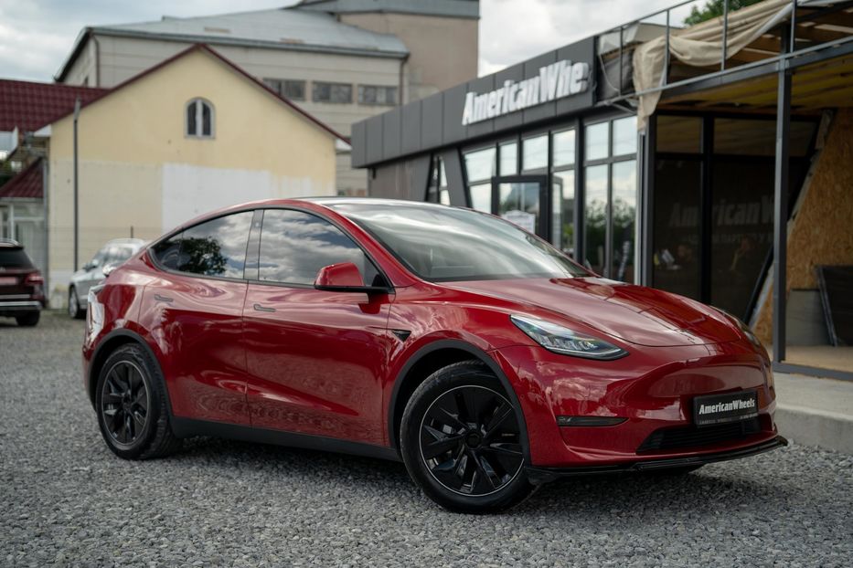 Продам Tesla Model Y Long Range Dual Motor 2020 года в Черновцах
