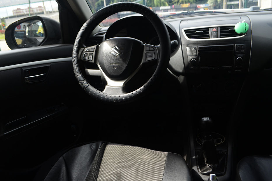 Продам Suzuki Swift 2013 года в Киеве