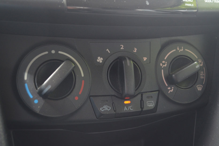 Продам Suzuki Swift 2013 года в Киеве