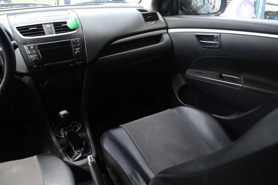 Продам Suzuki Swift 2013 года в Киеве
