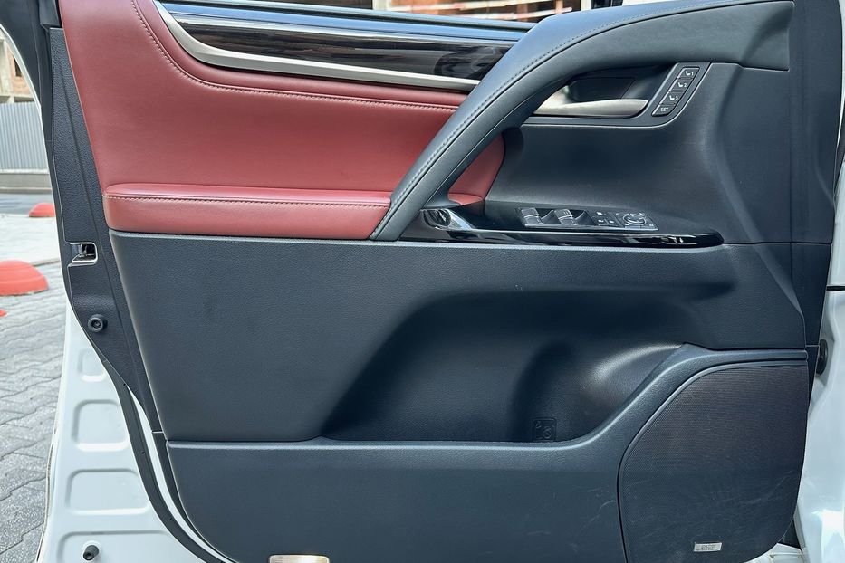 Продам Lexus LX 570 LUXURY+ SUPERCHARGED 2019 года в Киеве