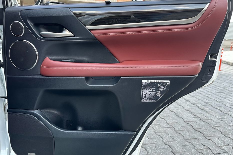 Продам Lexus LX 570 LUXURY+ SUPERCHARGED 2019 года в Киеве