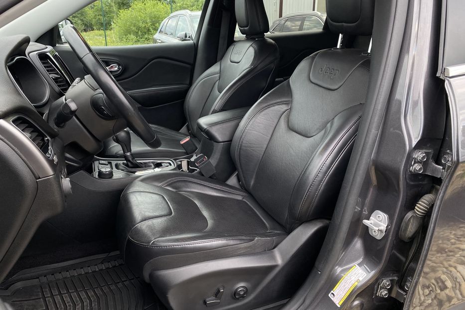 Продам Jeep Cherokee 2.0 AT (272 к.с.) 4WD 2018 года в Львове