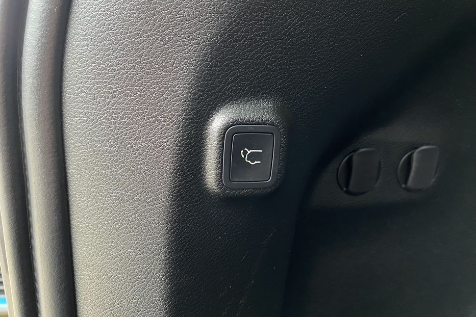 Продам Jeep Cherokee 2.0 AT (272 к.с.) 4WD 2018 года в Львове