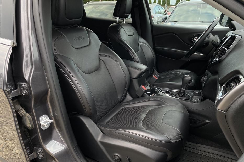 Продам Jeep Cherokee 2.0 AT (272 к.с.) 4WD 2018 года в Львове
