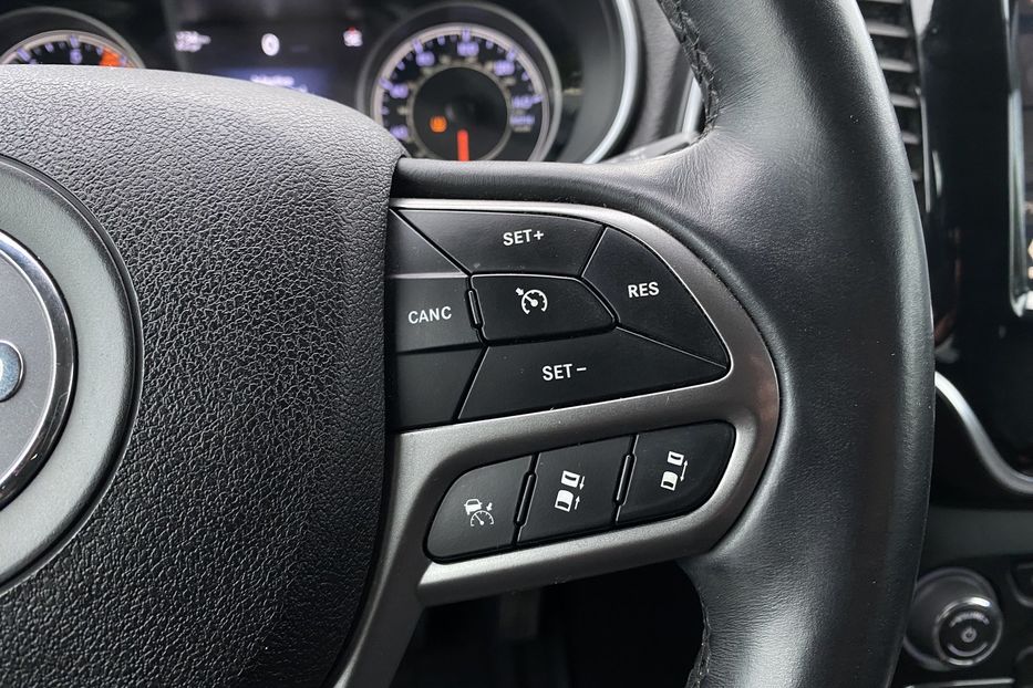 Продам Jeep Cherokee 2.0 AT (272 к.с.) 4WD 2018 года в Львове