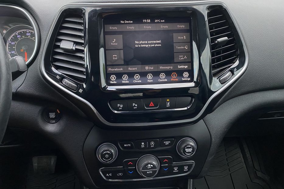 Продам Jeep Cherokee 2.0 AT (272 к.с.) 4WD 2018 года в Львове
