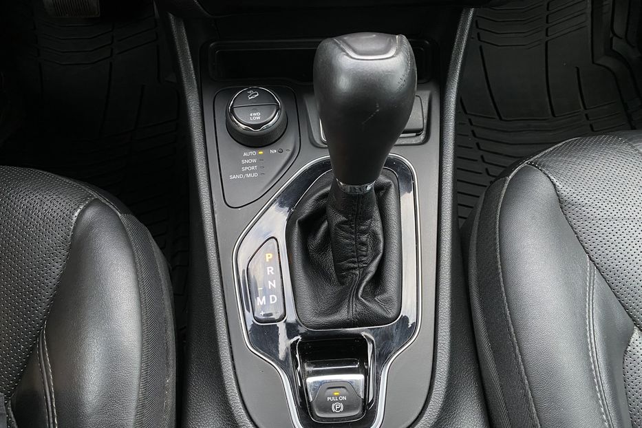Продам Jeep Cherokee 2.0 AT (272 к.с.) 4WD 2018 года в Львове