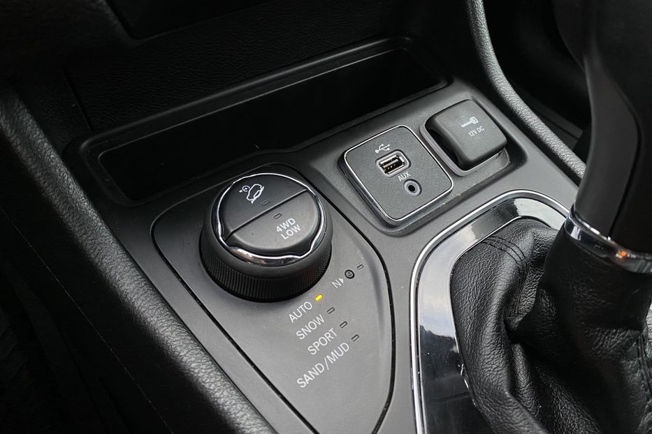 Продам Jeep Cherokee 2.0 AT (272 к.с.) 4WD 2018 года в Львове